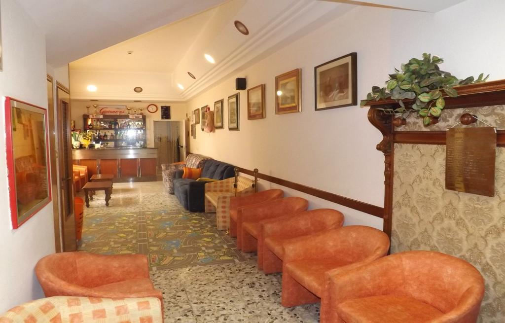 Hotel La Vela Беллария-Иджеа-Марина Экстерьер фото
