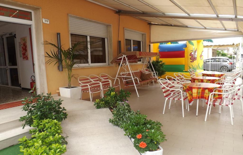 Hotel La Vela Беллария-Иджеа-Марина Экстерьер фото